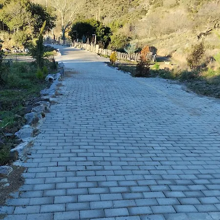 別荘 αγροτικό σπίτι Agrikia με θέα στο βουνό πάρκινγκ και δωρεάν Wifi